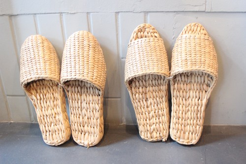 大きめサイズの蒲草ガマスリッパ