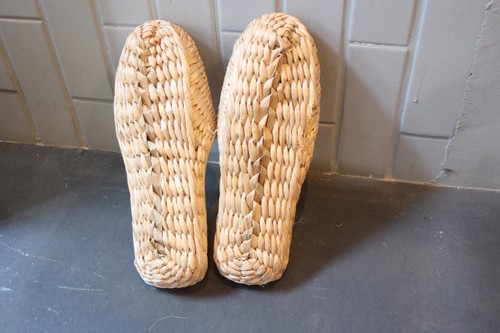 大きめサイズの蒲草ガマスリッパ