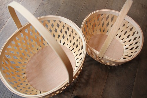 竹の透かし編み手付きかご