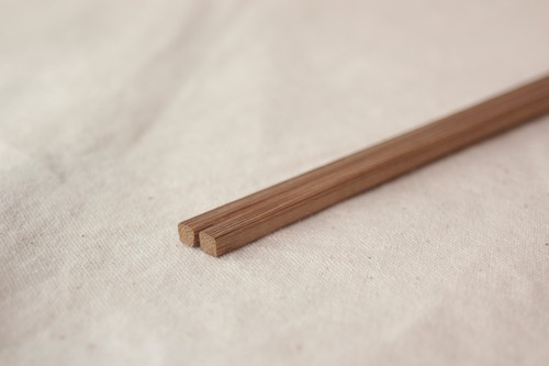 竹の燻し先細角箸23.5cm
