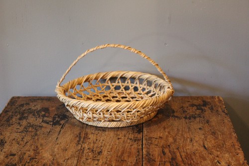 竹のねじり六つ目手付きかご
