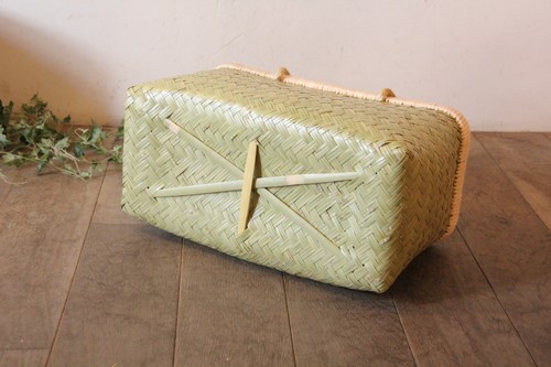 青竹の市場かご