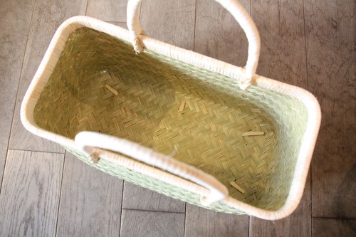 青竹の市場かご