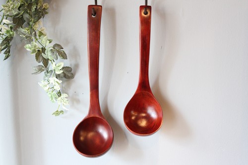 漆塗りの椎の木おたま