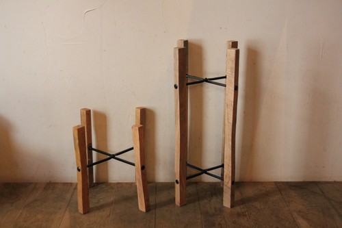 マンゴーウッドとアイアンのフラワースタンド