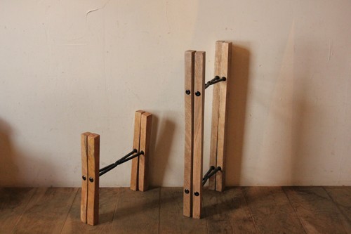 マンゴーウッドとアイアンのフラワースタンド