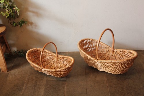 柳のワンハンドルフラワーバスケット