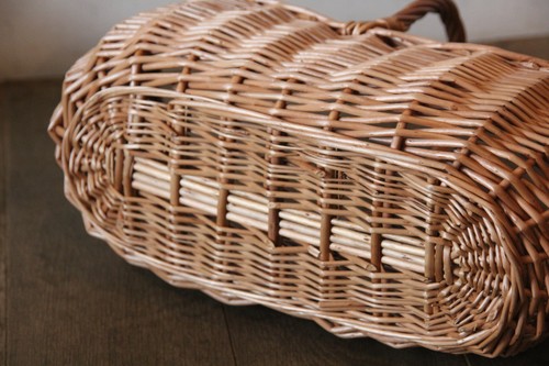 柳のワンハンドルオーバルバスケット