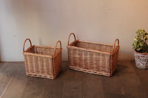 柳の両手付きスクエアバスケット