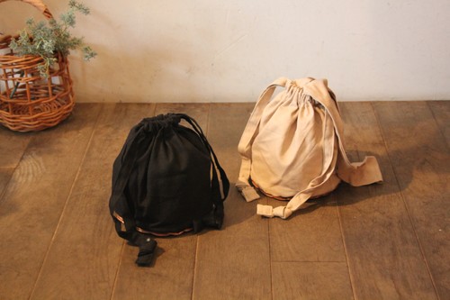 柳ボトムのクロスハンドバッグ