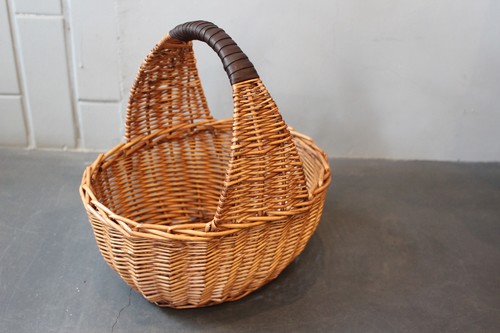 柳のレザーワンハンドルかごバッグ