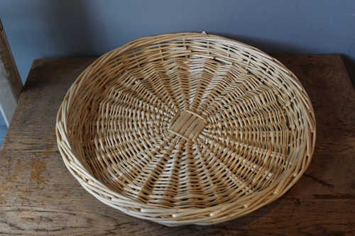 柳のラウンドトレーかご