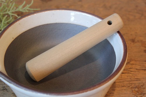 朴の木のすりこ木