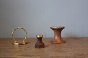 木とBRASSのマグネットフックにBRASSのマグネットリング