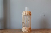 ラタンとフロストガラスのフラワーベース