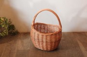 柳のワンハンドル三つ編みバスケット