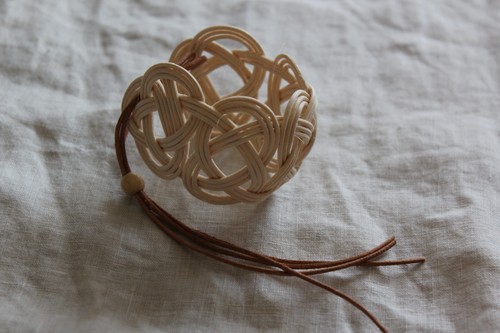 knotラタンのあわじ結びバングル