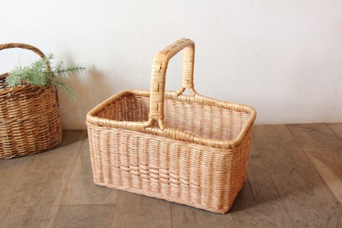 ラタンワンハンドルバスケット