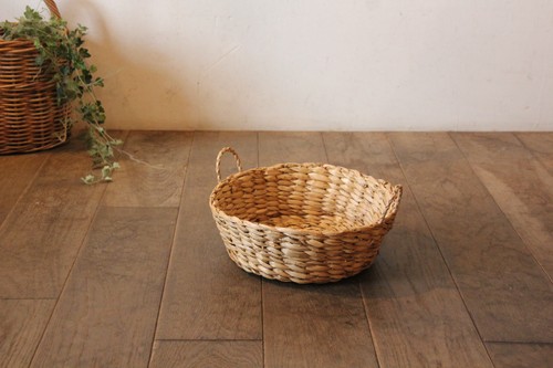 コックの両手付き浅型バスケット