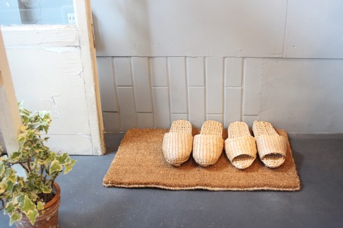 大きめサイズの蒲草ガマスリッパ