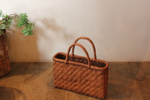 やまぶどうのあじろ長角かごバッグ