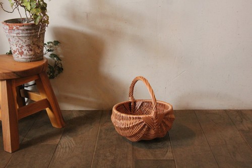 ポーランドの柳マッシュルームワンハンドルバスケット