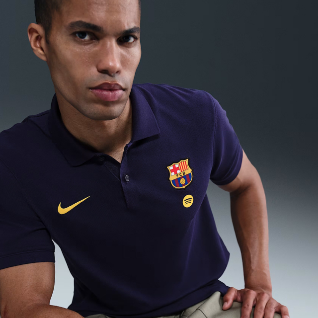 激レアNIKE×FCBarcelona バルセロナ　ダークブルー色ポロシャツ M 激レアNIKE×FCBarcelona バルセロナ ダークブルー色ポロシャツ M