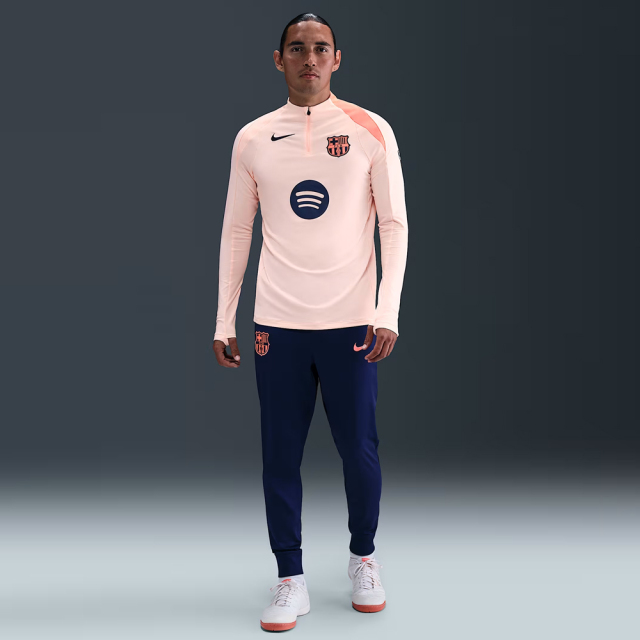 FCバルセロナ トータル 90 ドリルトップ 25/26 （クリムゾン