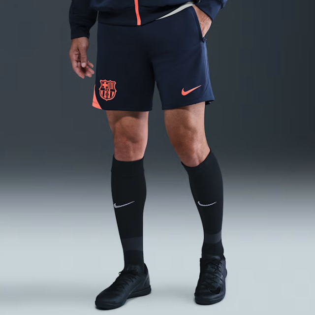【日本未展開】 FCバルセロナ DRI-FIT ストライク ショート 25/26 (ミッドナイトネイビー/ブライトマンゴー)