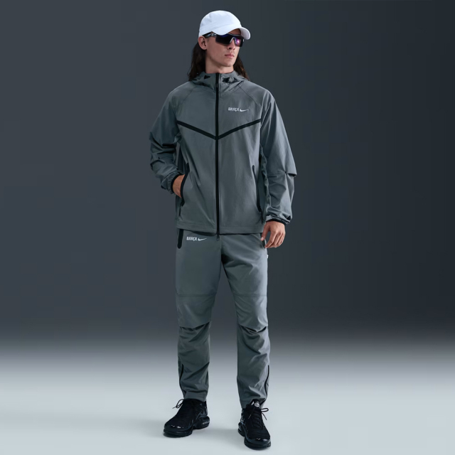 日本未展開】 FCバルセロナ テック ウインドランナー 25/26 （スモーク