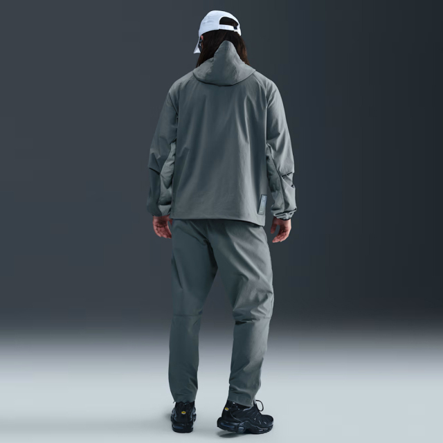 日本未展開】 FCバルセロナ テック ウインドランナー 25/26 （スモーク