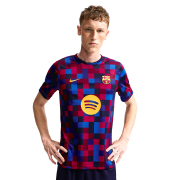 FCバルセロナ DRI-FIT プレマッチ S/S トップ 26/27 （ノーブルレッド/ブラックブルー/ミネラルイエロー）