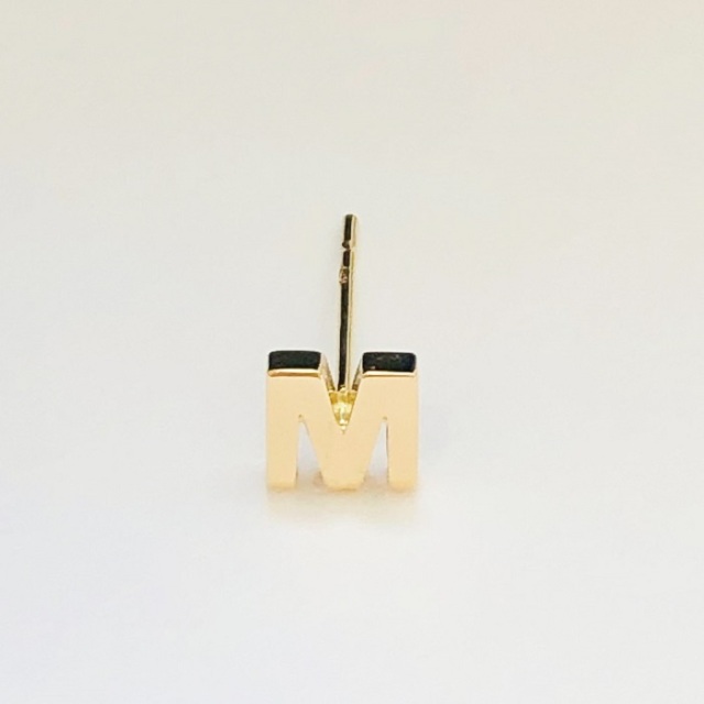 ゴールドスタッドピアス 'm'ロゴ 楽天市場】MIUMIU ミュウミュウ ピアス 5IO059 2DNC レディース