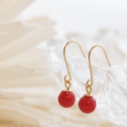 18金ゴールド-華奢シンプルピアス「ルージュレッドサンゴフックピアス」