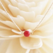 18金ゴールド-華奢シンプルネックレス「ルージュレッドサンゴ一粒ネックレス」