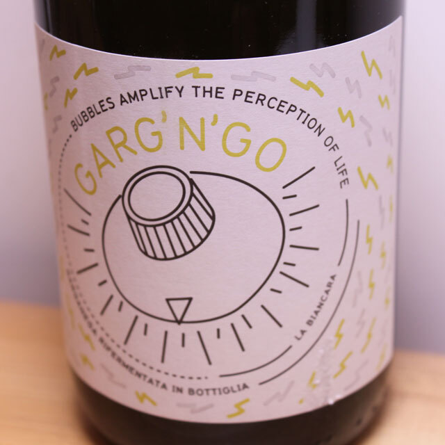 ラ・ビアンカーラ　ガルガンゴ（白微泡）