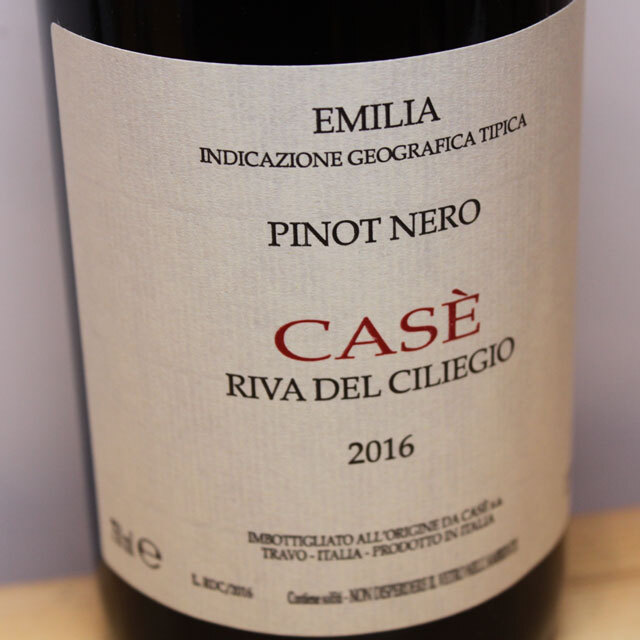 アルベルト・アングイッソラ カゼ リーヴァ・デル・チリエージョ