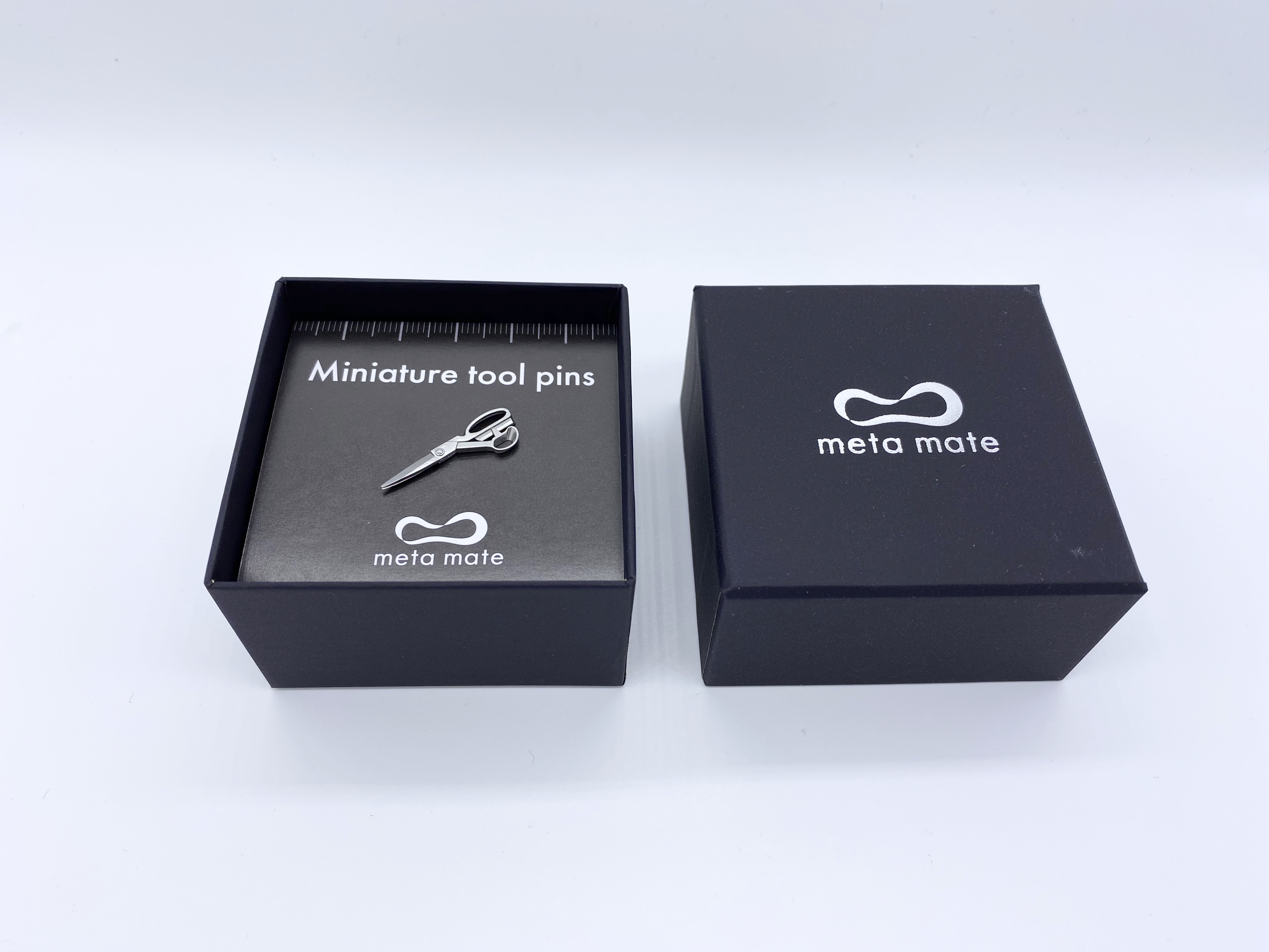 裁ちばさみピンズ