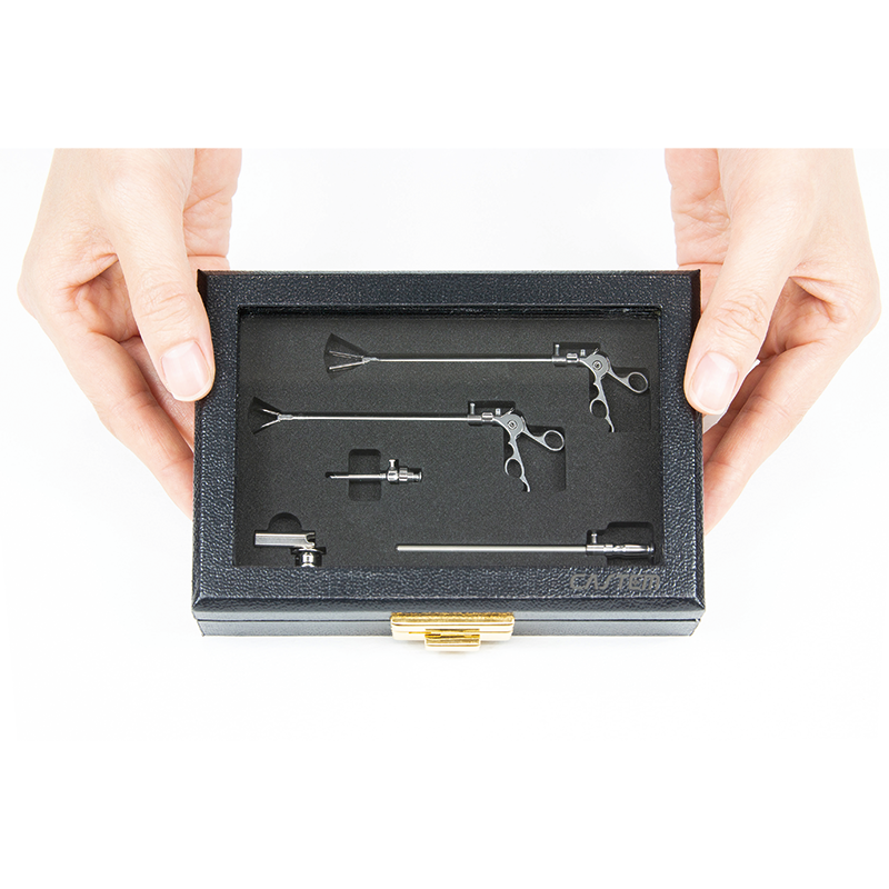 【予約商品｜名入れ対応】 株式会社 CASTEM (キャステム)｜腹腔鏡手術器具セット｜アイアンファクトリー ｜ミニチュア