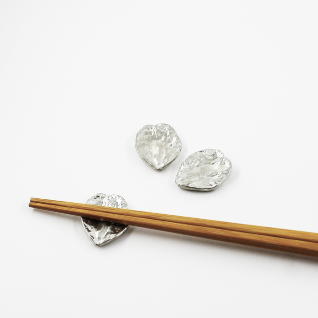 錫の箸置き 桜の花びら