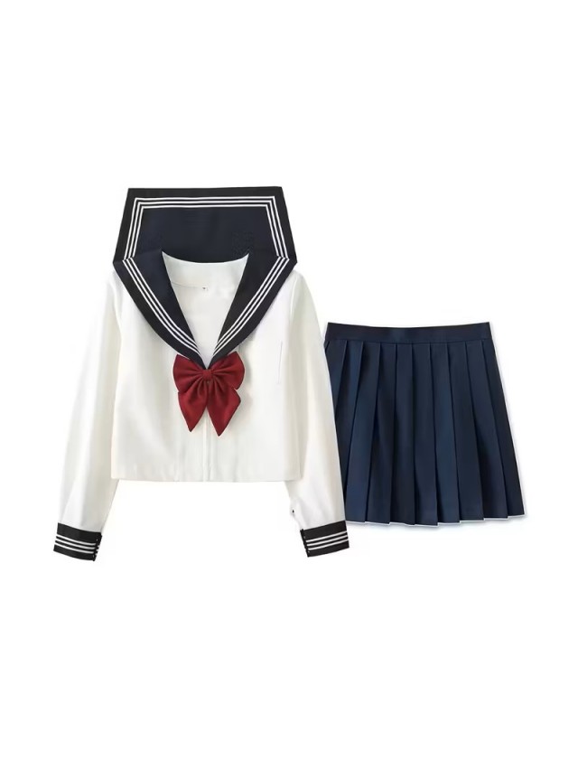 赤いリボンのセーラー服
