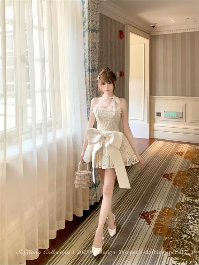 ビッグリボンのプリンセスレースドレス