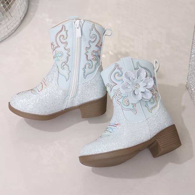 女の子用 ライトブルー&ホワイト グリッター ウエスタンカウボーイブーツ 立体的なフラワー装飾とカラフルな刺繍入り