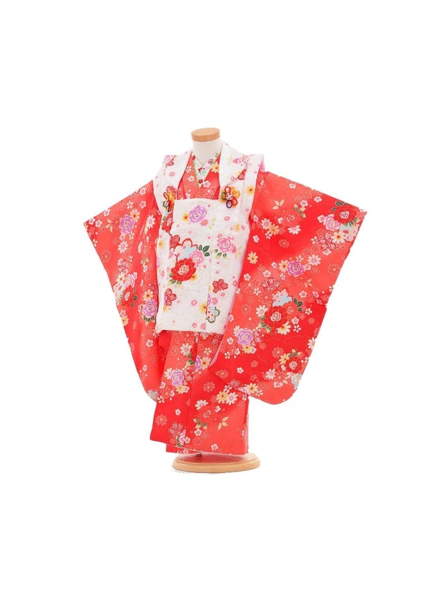 赤地に花柄、白い被布の三歳女の子着物レンタル 正面