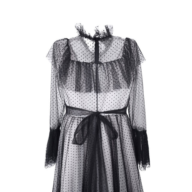 柔らかシアーたっぷりのミニドットブラックドレス