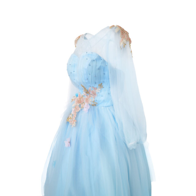 スイートハートネックのライトブルーシアードレス