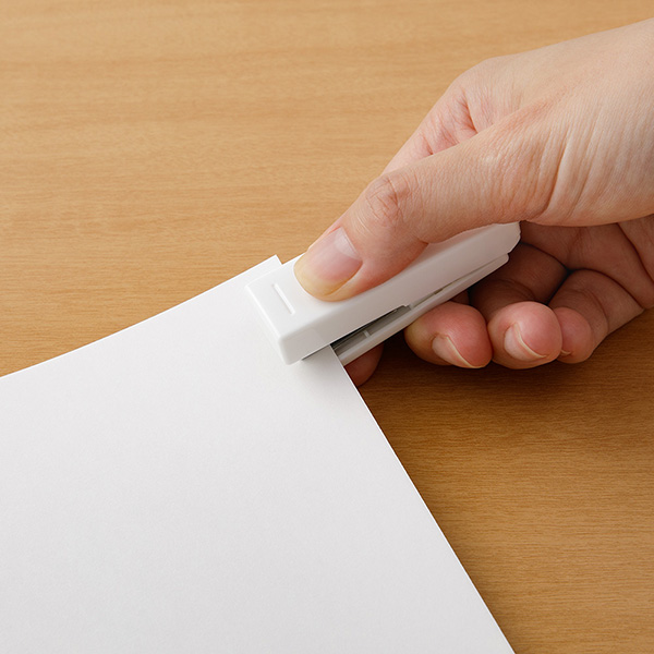 MIDORI XS Compact Stapler - White