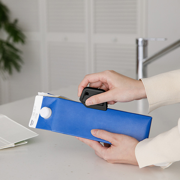 カッター・レターオープナー｜ボックスカッター 黒(35605006)｜ミドリ