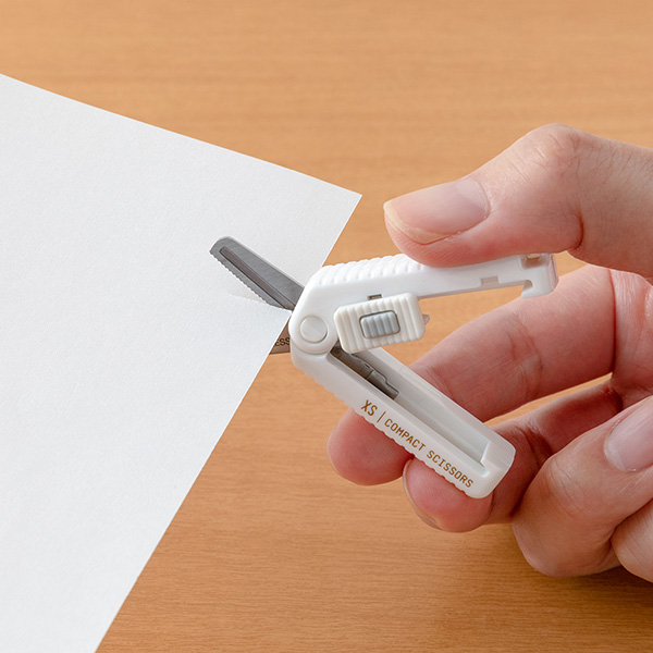 ハサミ・カッター｜XS コンパクトハサミ ギザ刃 白(35648006)｜ミドリ