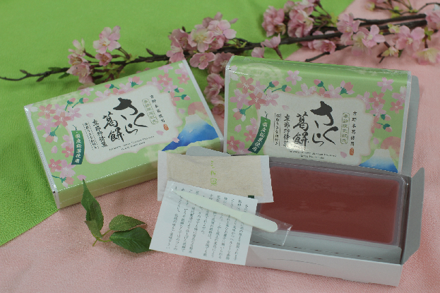 箱入りくず餅（さくら）